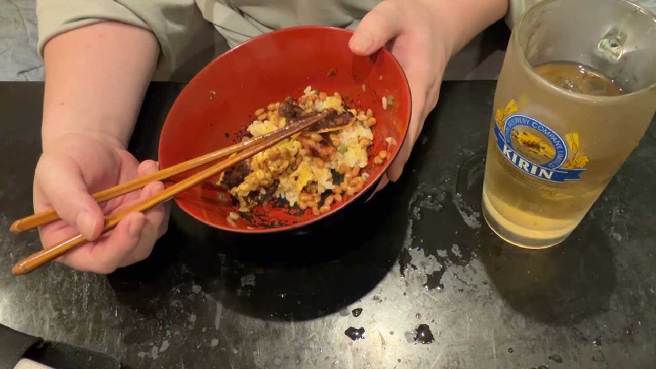 朝食 ウインナー納豆オムレツ丼