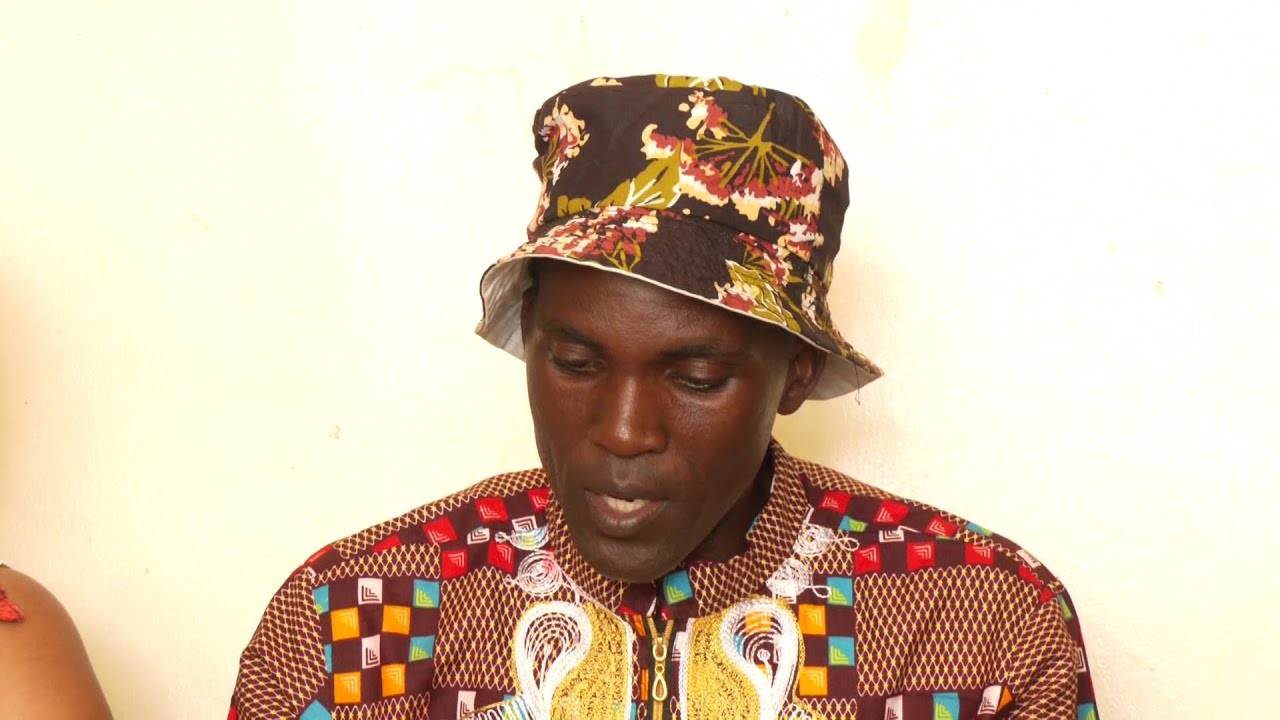 Maama akanaga omu toilet kwarebire nagira sente yangambira Ku niwe maama
