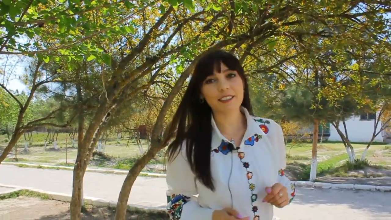 Afaq İbişova _ Kürdəmir rayonu Muğanlı kənd tam orta məktəbinin müəllimi _ fərq yaradan gənc müəllim