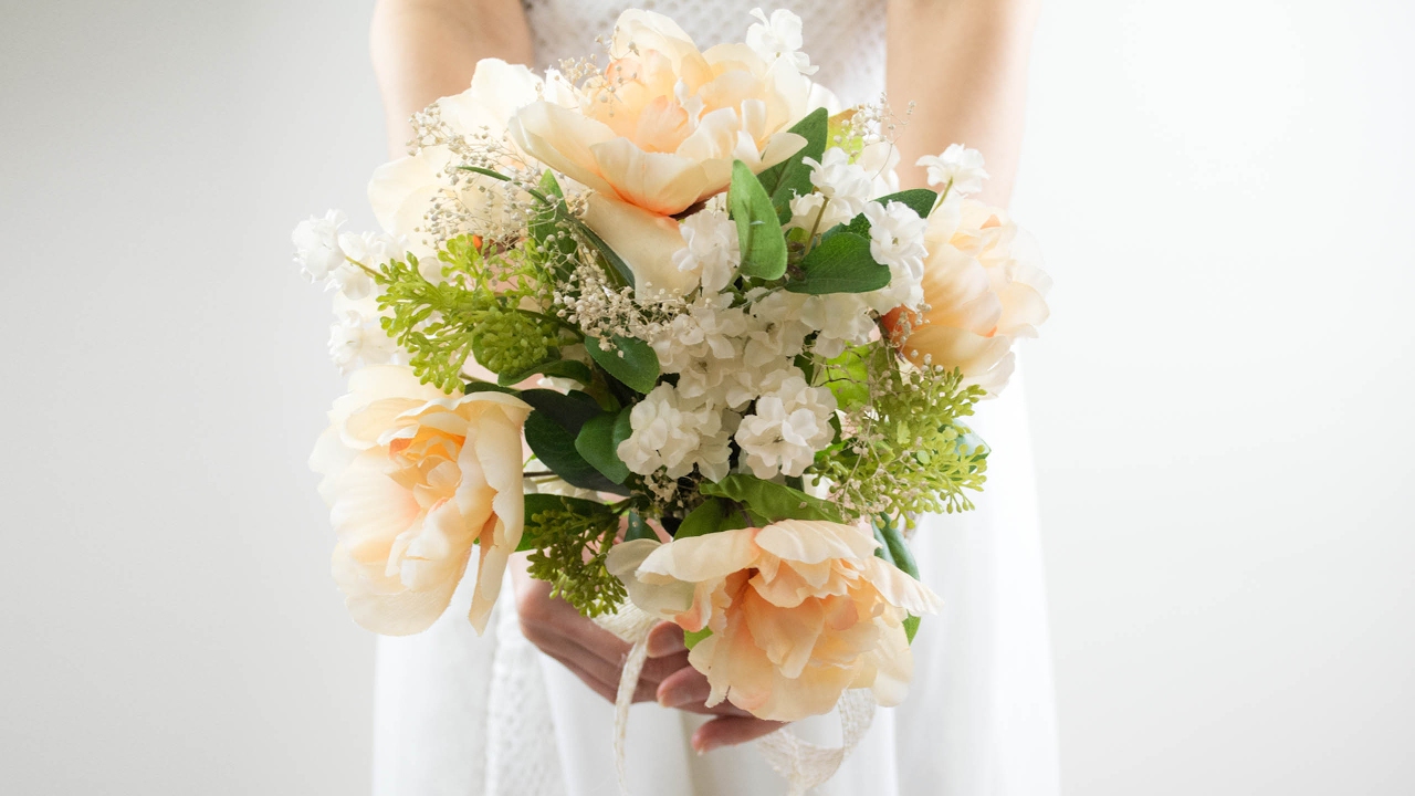 DIY Easy Wedding Bouquet | Simple and Beautiful