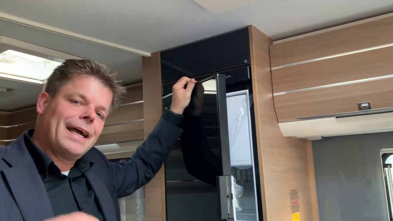 nieuws primeur Adria Adora 512 UP 2019 2020 nu met voordeel nu bij Meerbeek Caravans en Campers