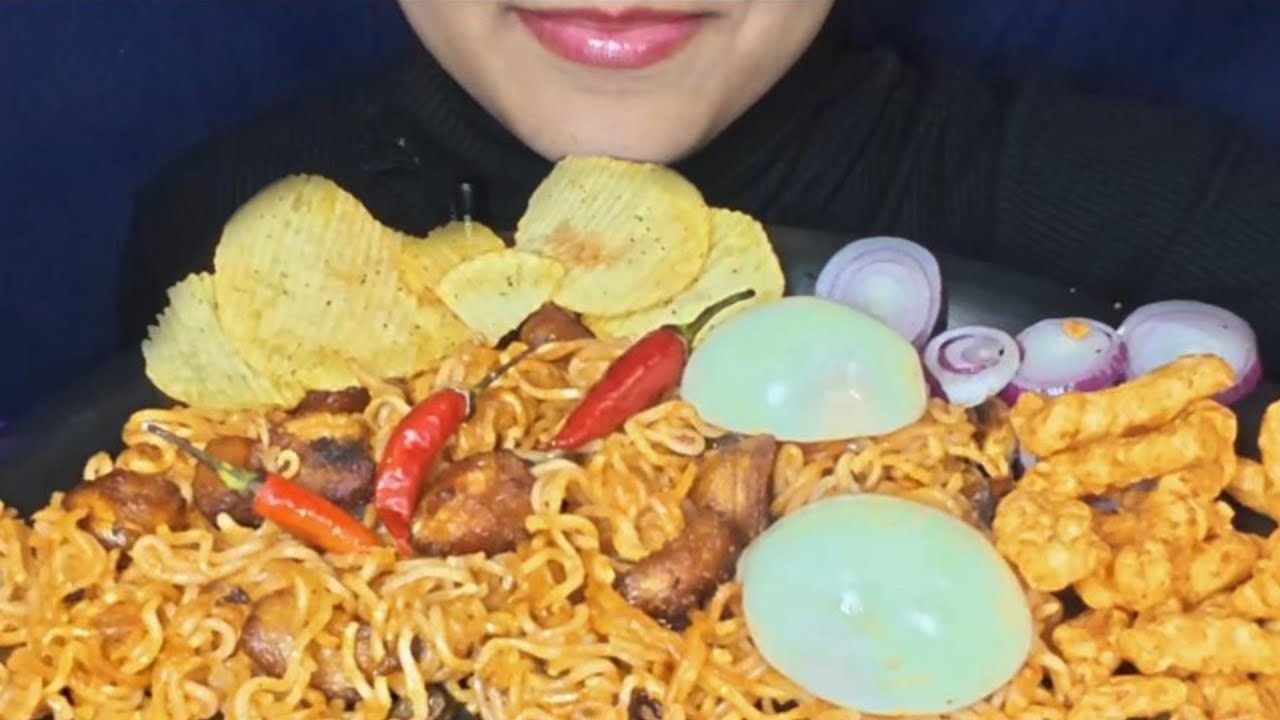 Spicy Maggie, Chicken & Boiled Egg, Red Chilli, kurkure & Chips *EATING SHOW