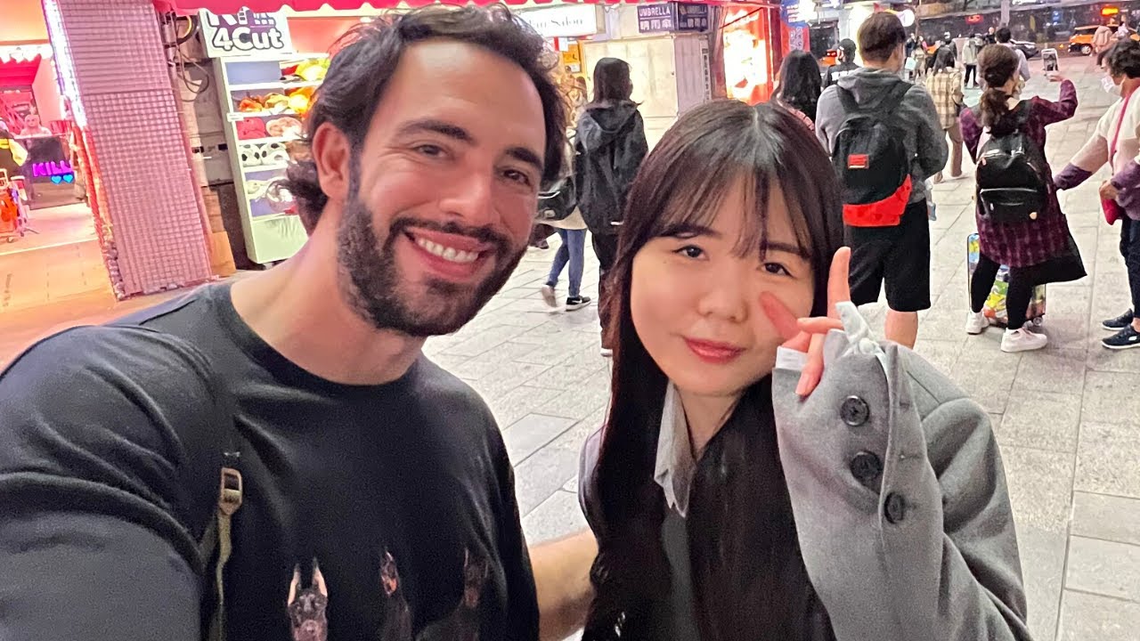 KORELİ KIZ S&Ouml;YLEDİĞİM HER ŞEYE ŞAŞIRIYOR - 'Woooow!' 🇹🇼