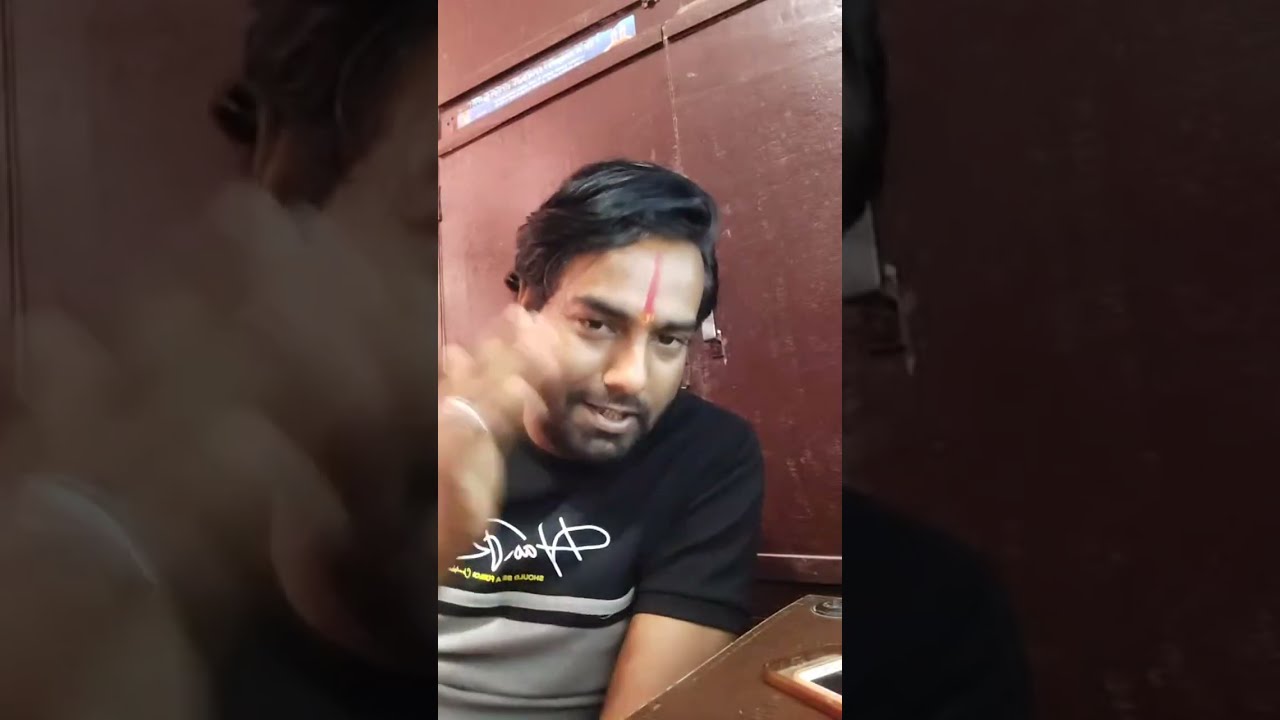 वेलकम टू माय लाइव तीन  लोको से नईयारी  है हमारी राधा रानी