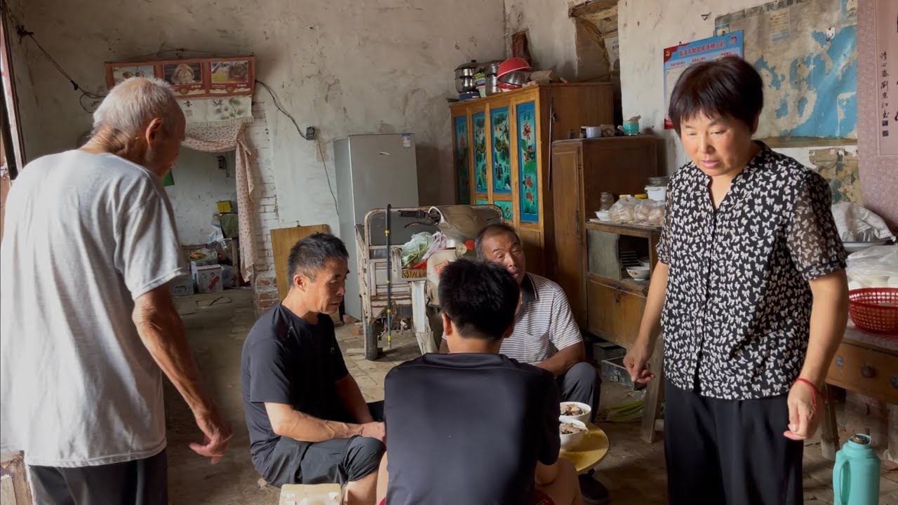 #682 Ở Trung Quốc Bữa Cơm Gia Đình Nhiều Thế Hệ Quây Quần Trong Căn Nhà Cũ Hơn 30 Năm🇨🇳🇻🇳