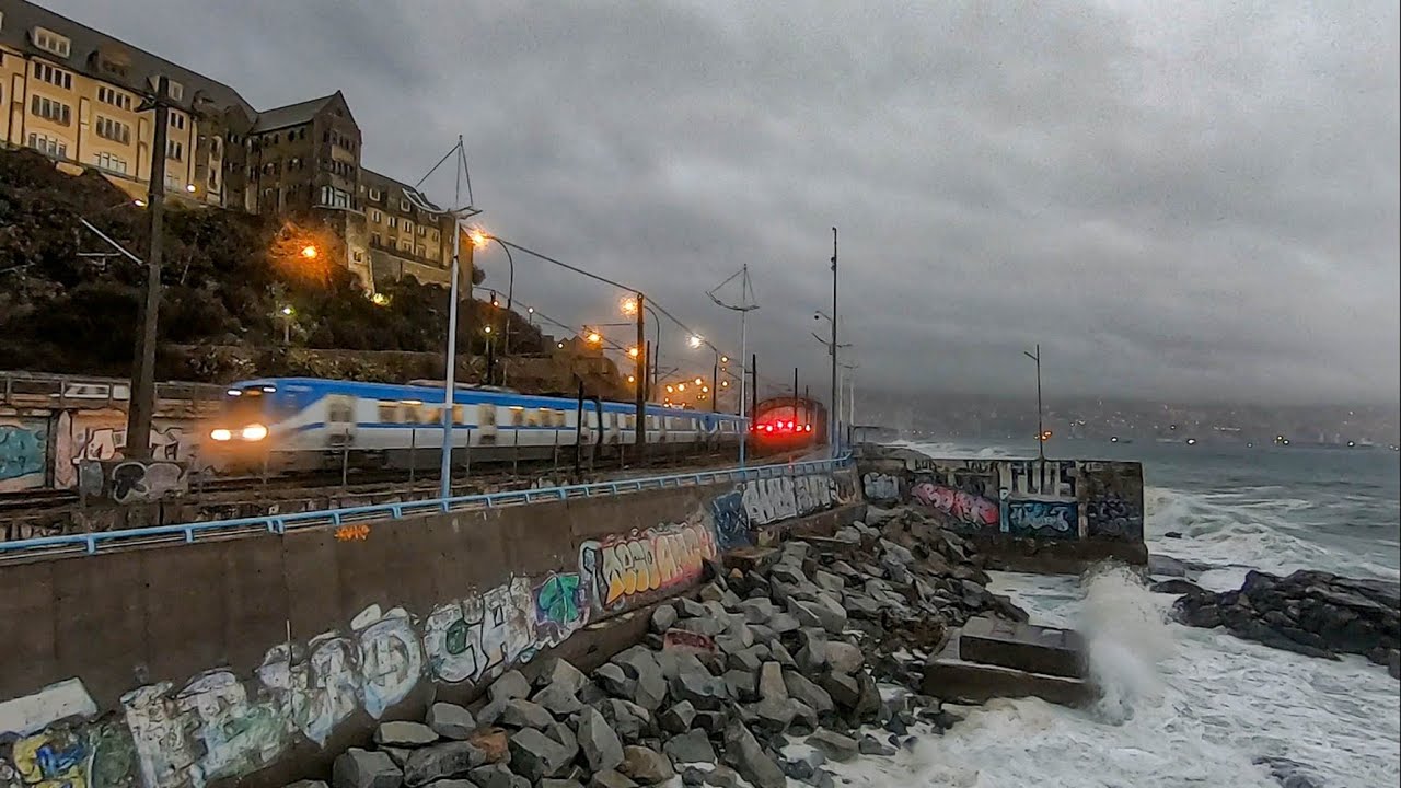 Valparaíso: trenes, mar y lluvia