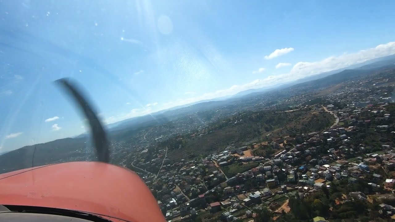 Approach and Landing in Fianarantsoa - Madagascar