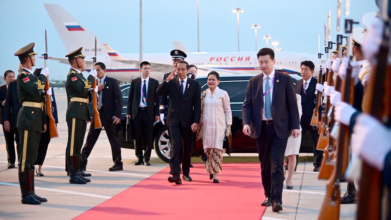 Dari Beijing, Presiden Jokowi dan Ibu Iriana Bertolak Menuju Arab Saudi, 18 Oktober 2023