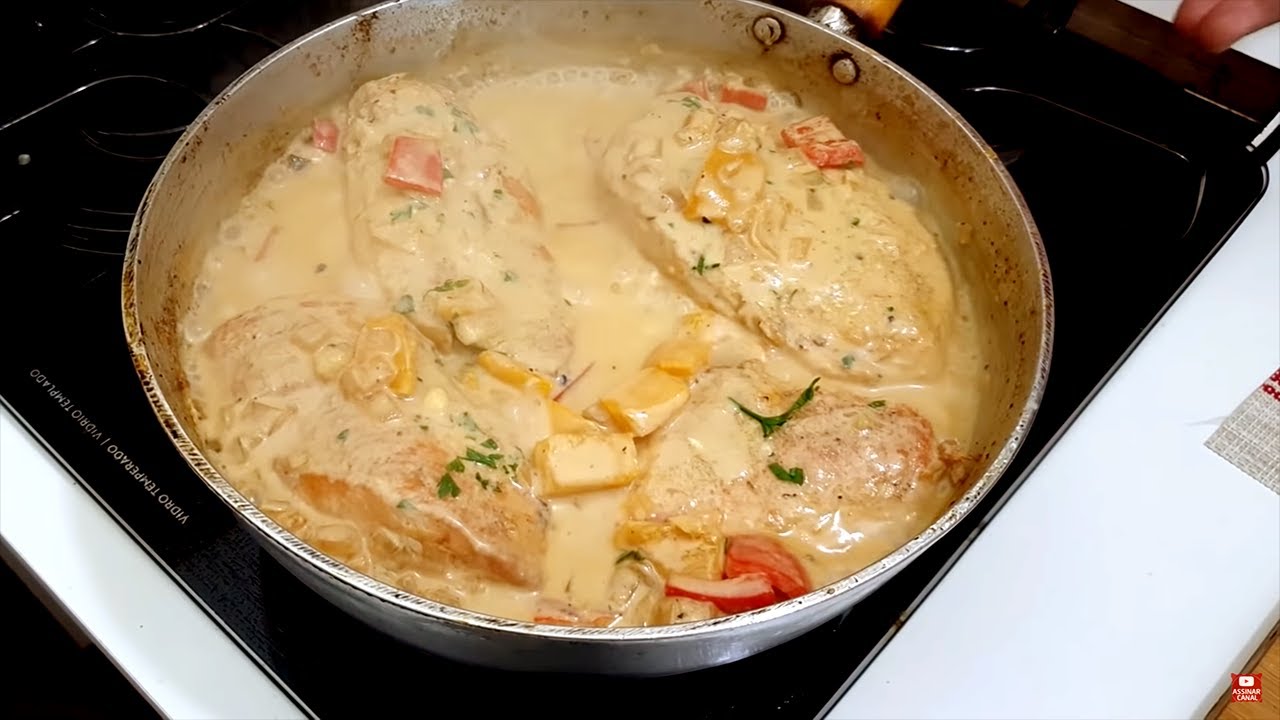 Receita de file de frango grelhando ao molho branco