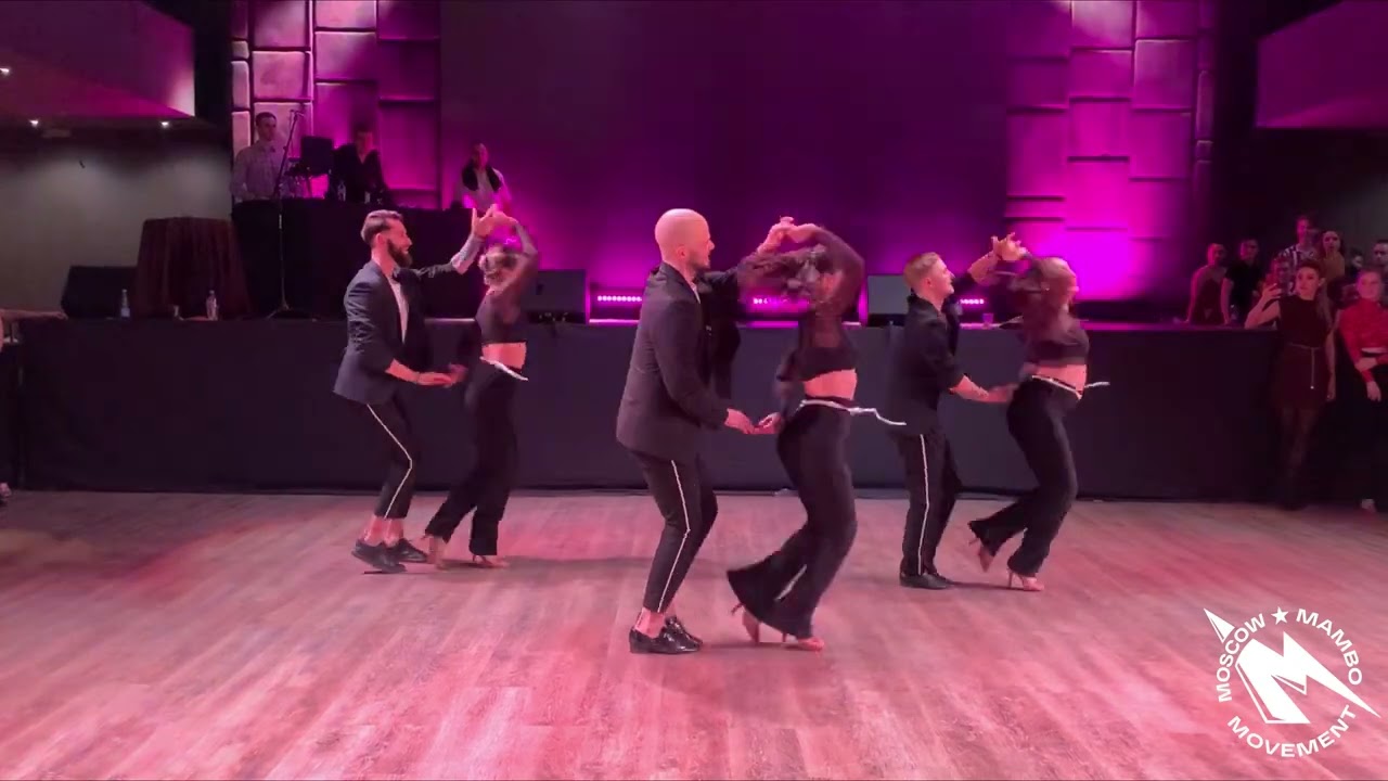 Сальса-презентация на фестивале бачаты SHINE FESTIVAL 2022 в Москве | команда Moscow Mambo Movement