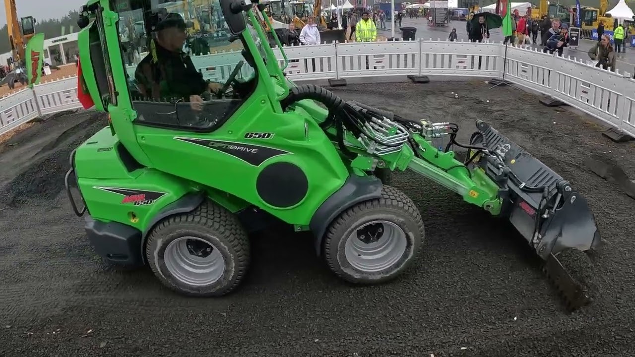 Сочленений фронтальный телескопический погрузчик Avant! Выставка Maxpo 2025 , Финляндия ! 