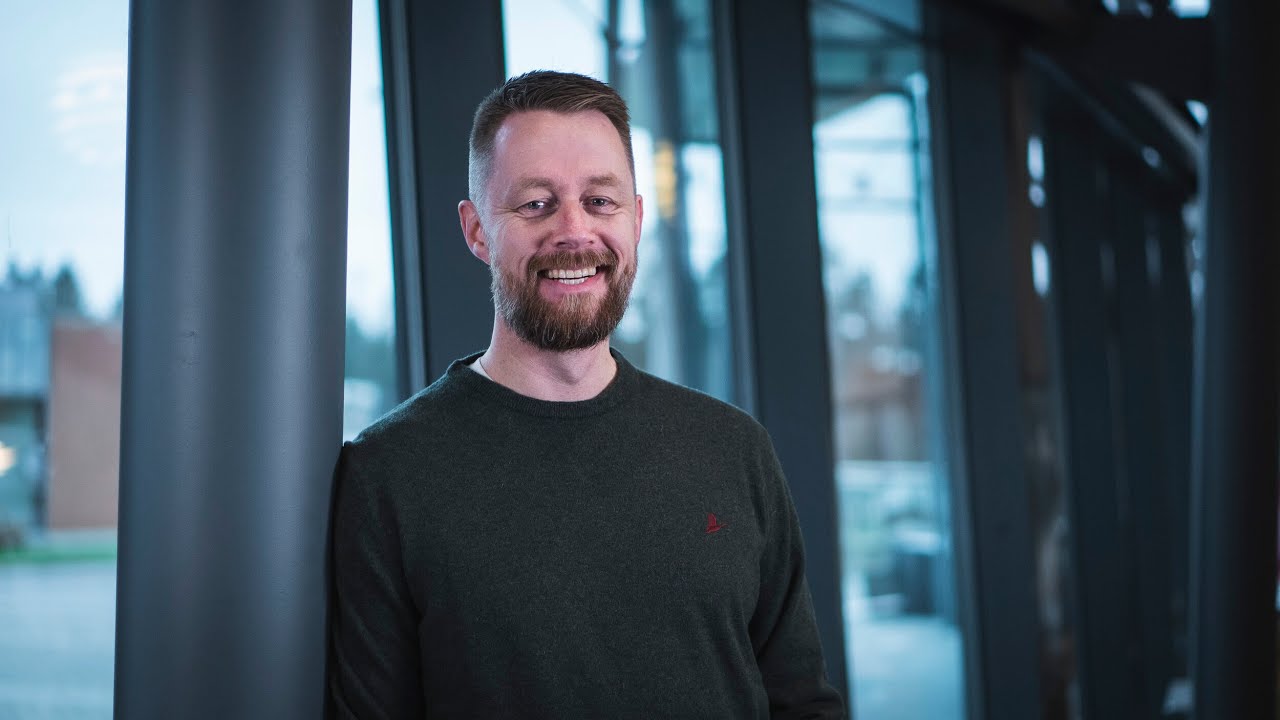 Fenrik Geir Aker om korps