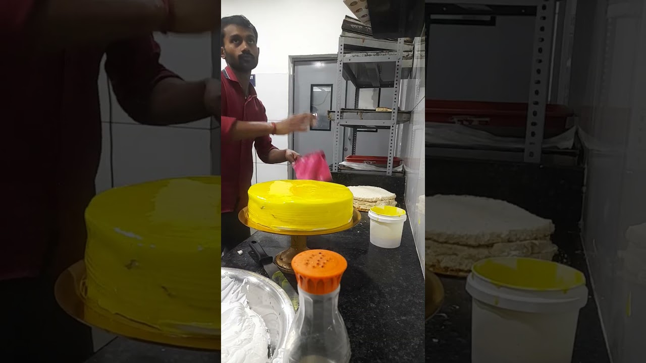 Pineapple cake topping.Icing good dokratng Cake 🤪🤪🤪🤪