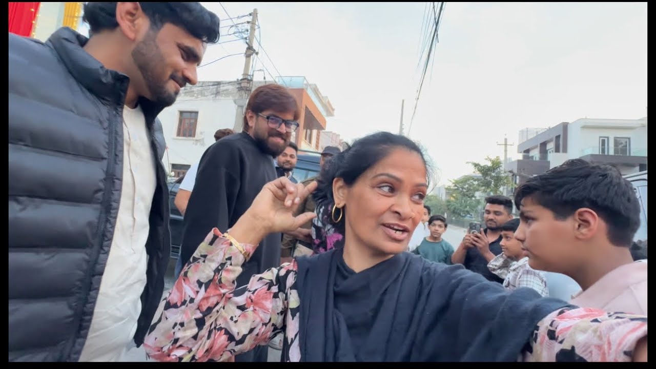 शादी पर बधाई देने आए👉मासूम शर्मा @nikkidahiya7010 