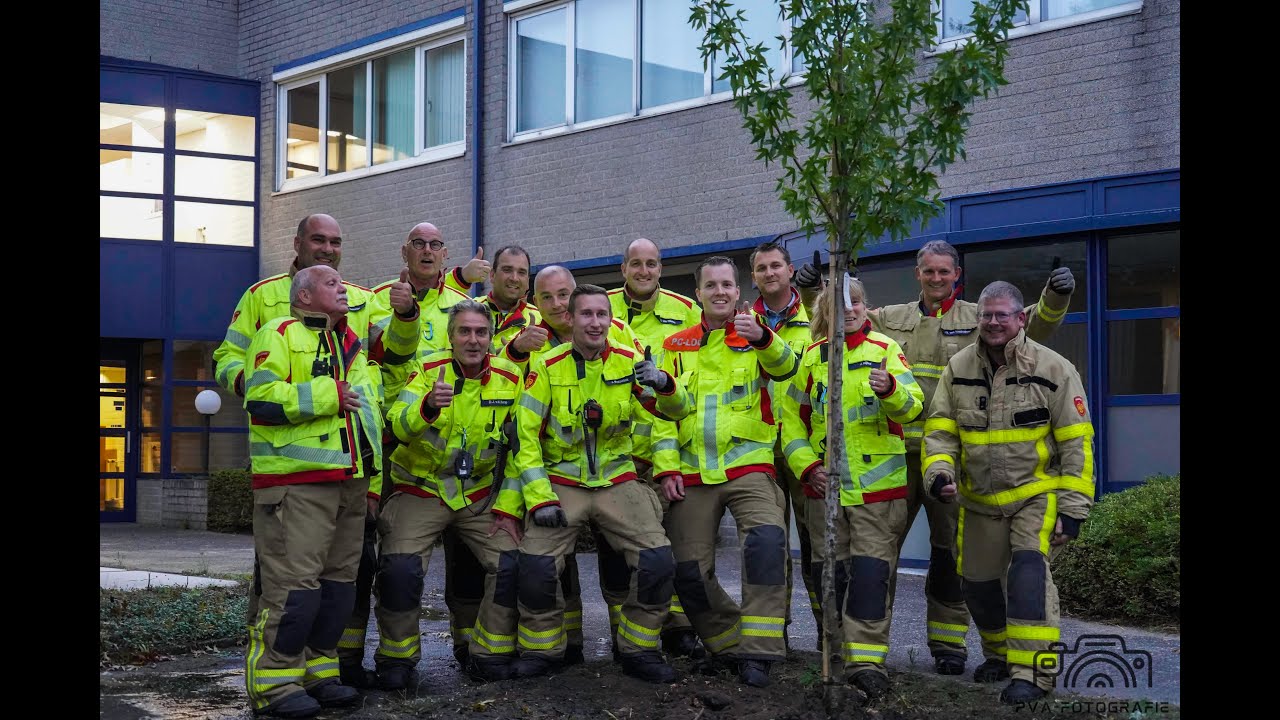 Logistieke eenheid VNOG West rukt uit voor boomplant challenge.