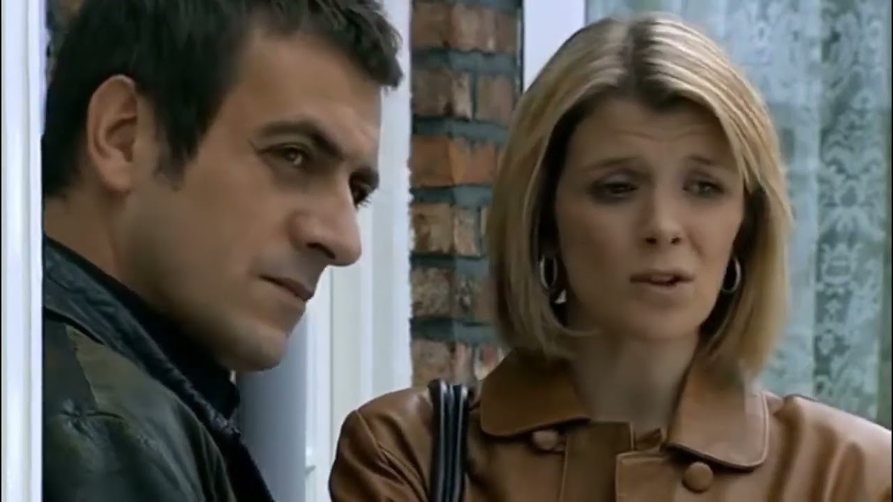 Coronation Street - Blanche Embarasses The Family