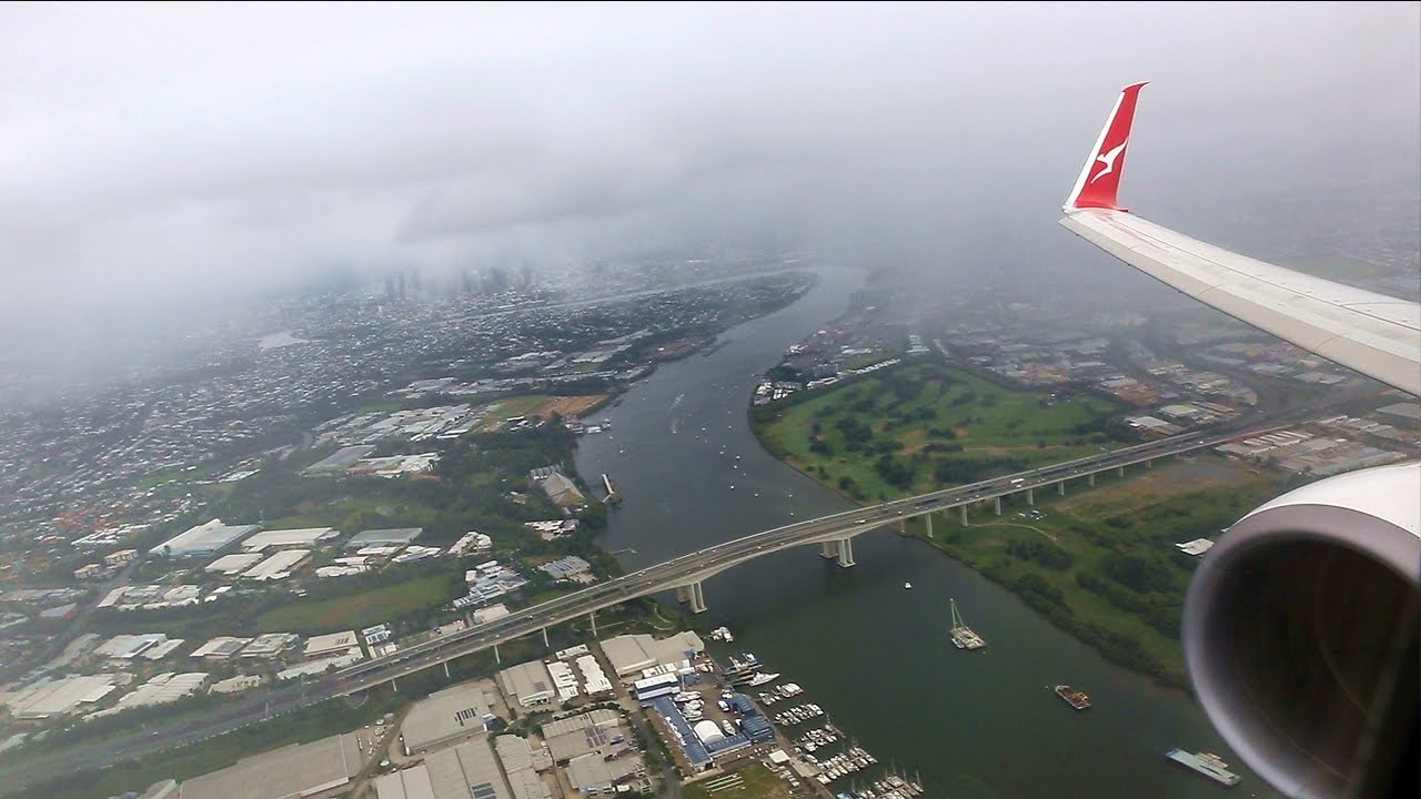 Qantas Boeing 737 Takeoff - Brisbane (QF 533)