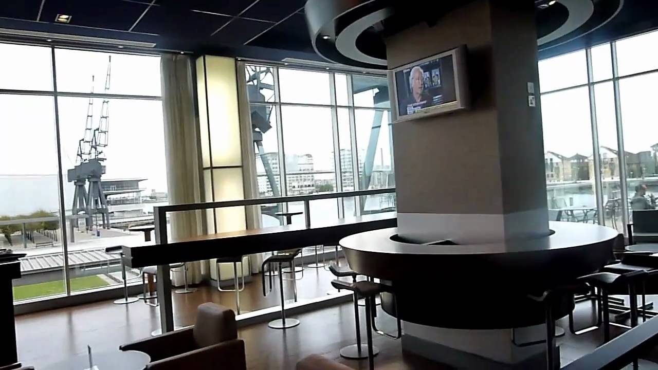 Novotel London ExCeL in Docklands Room and Hotel Tour