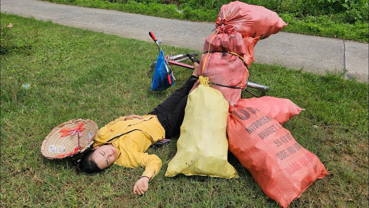 Single Mother Faints While Collecting Scraps to Survive| Emotional Real-Life Story