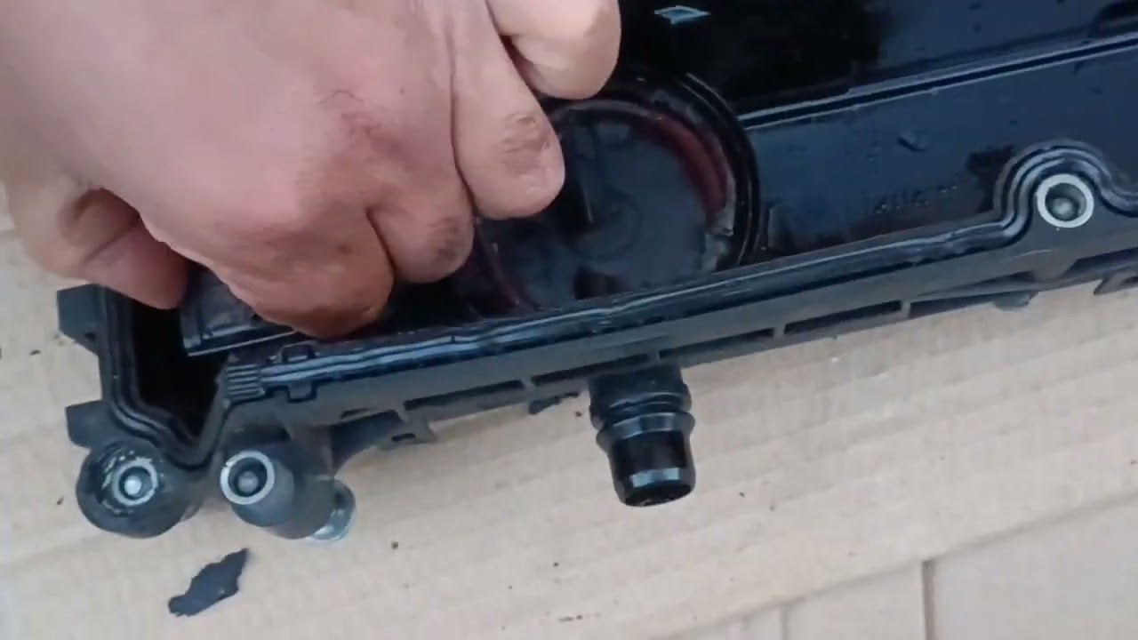 طريقة تغيير الامبرانة أو بلف تبخير الزيت pcv valve في الشفروليه كروز