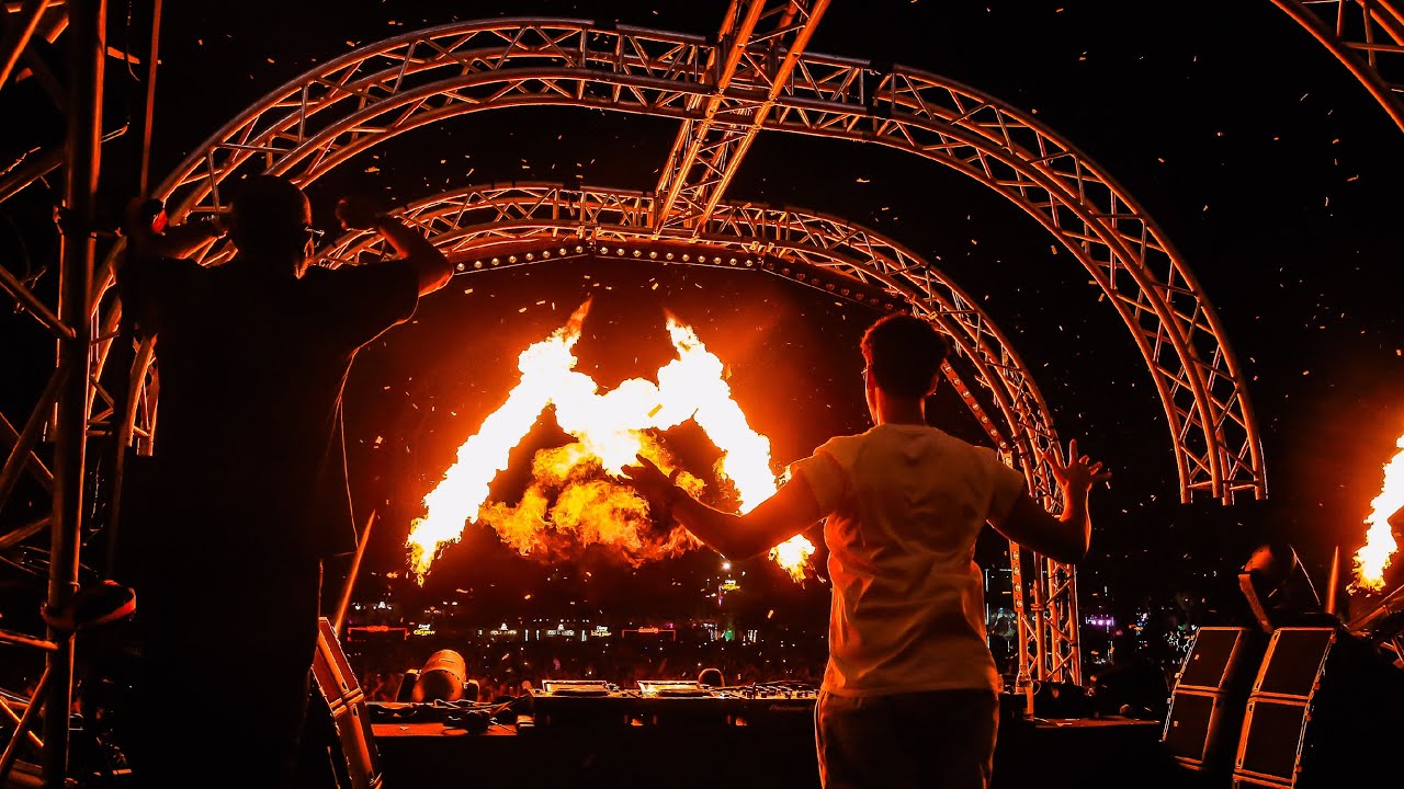 AFROJACK Live At NEON Countdown 2022