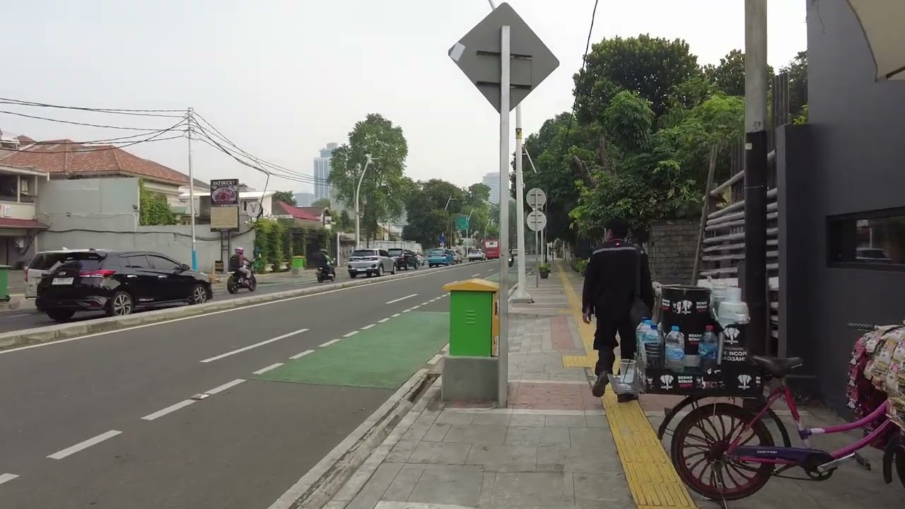 Jalan Kaki dari Jalan HOS Cokroaminoto Jakarta ke Jalan GSSJ Ratulangi Menteng - Jam Berangkat Kerja