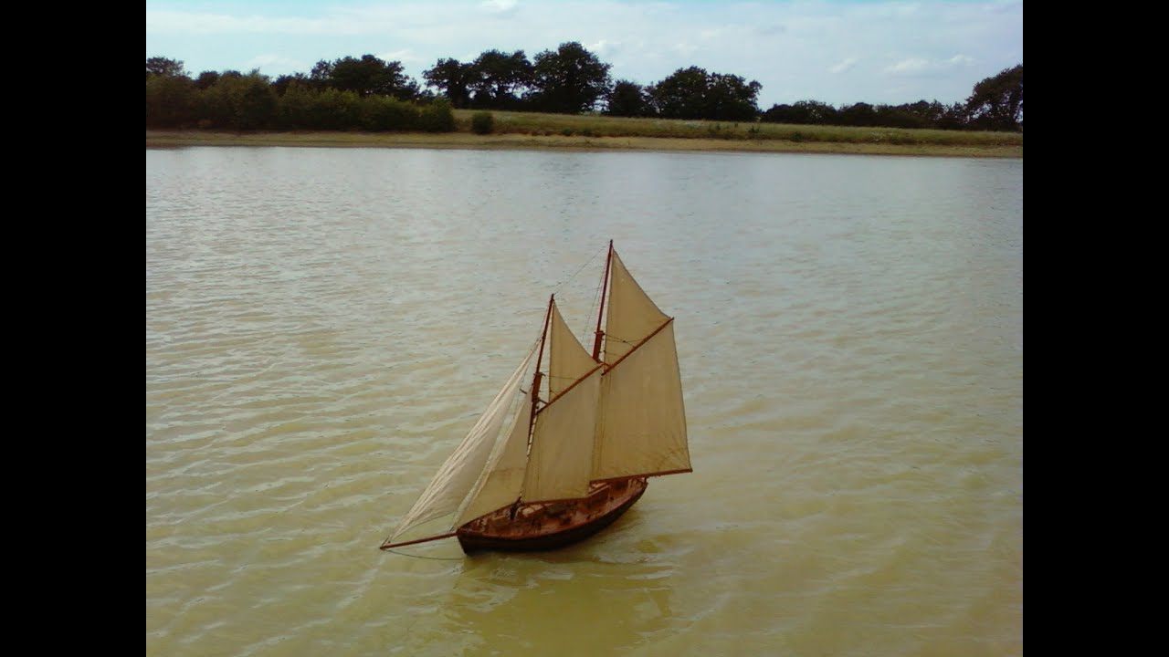 Voilier vieux gr&eacute;ement rc Le Thalassa mod&egrave;le r&eacute;duit bateau