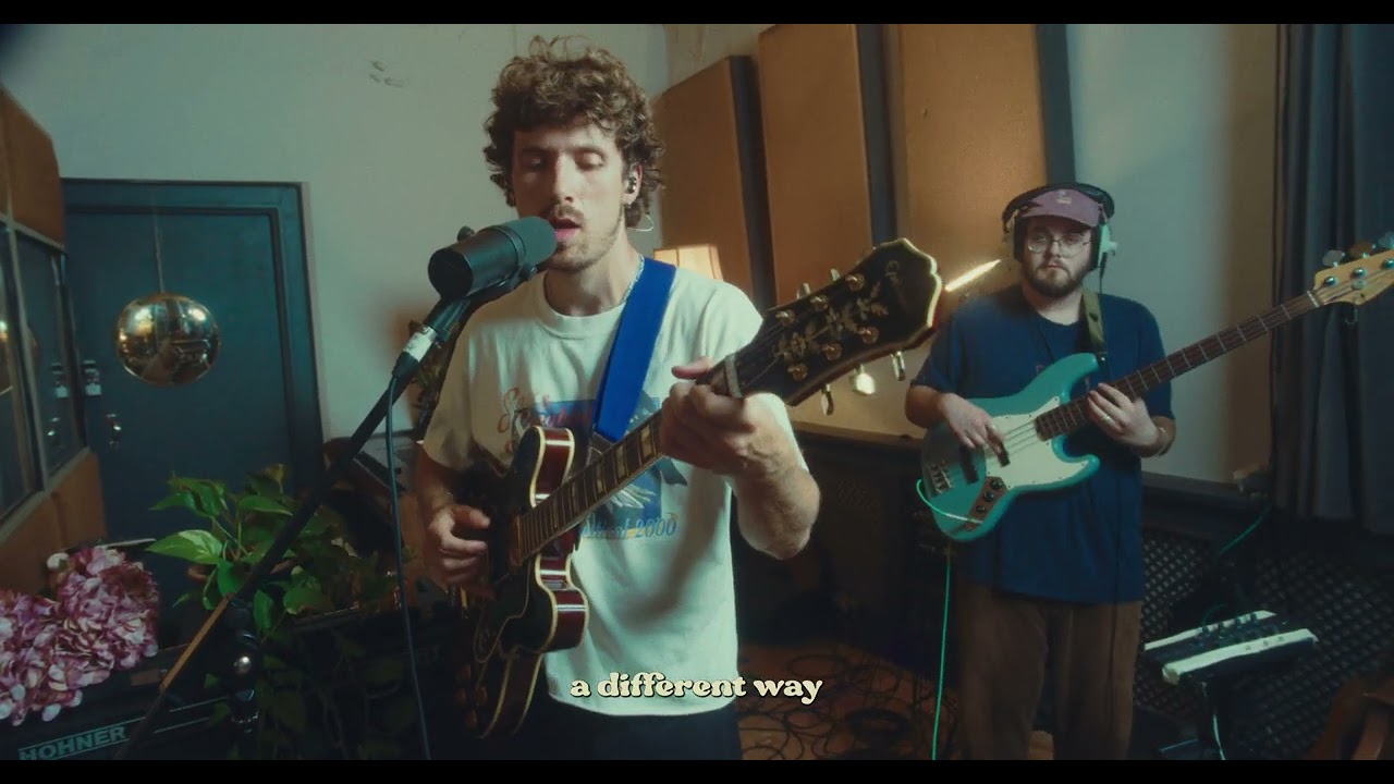 Sol Paradise - Easy Silence [Lyric Video]