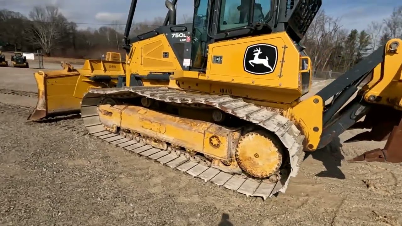 2022 DEERE 750L LGP For Sale
