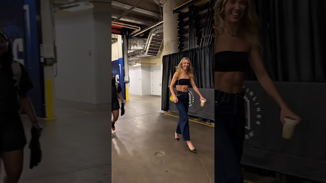 Lexie Hull has abs of steel 😳