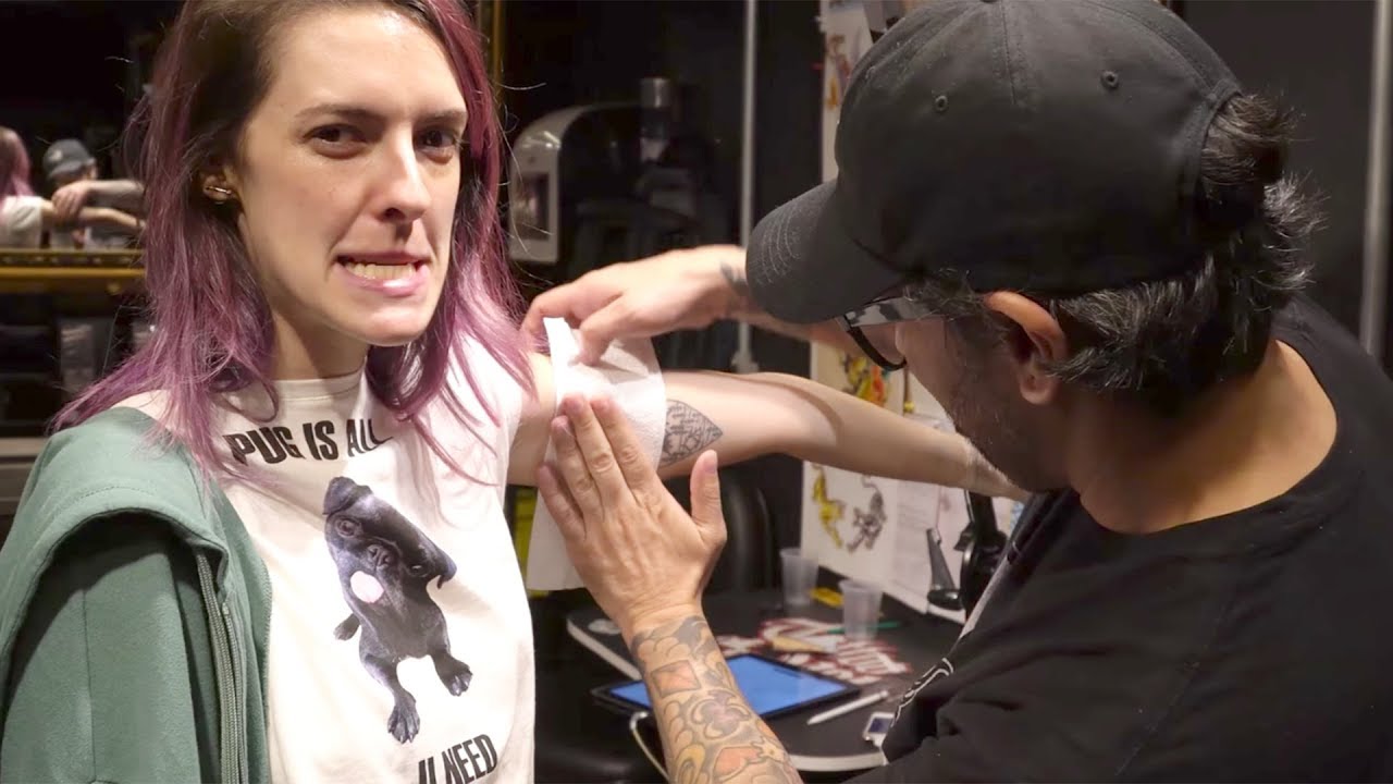FAZENDO TATUAGEM DE CASAL! #22 - Karen Bachini