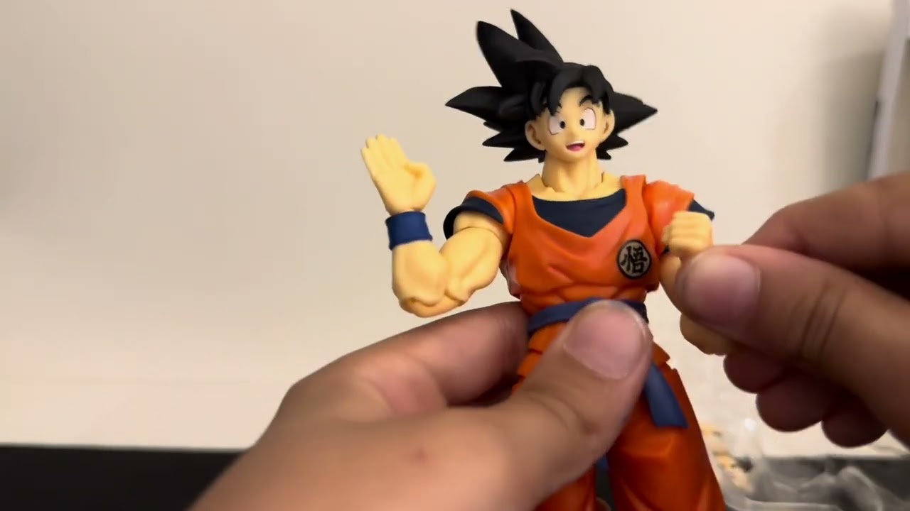 Review Goku sayin raised on earth