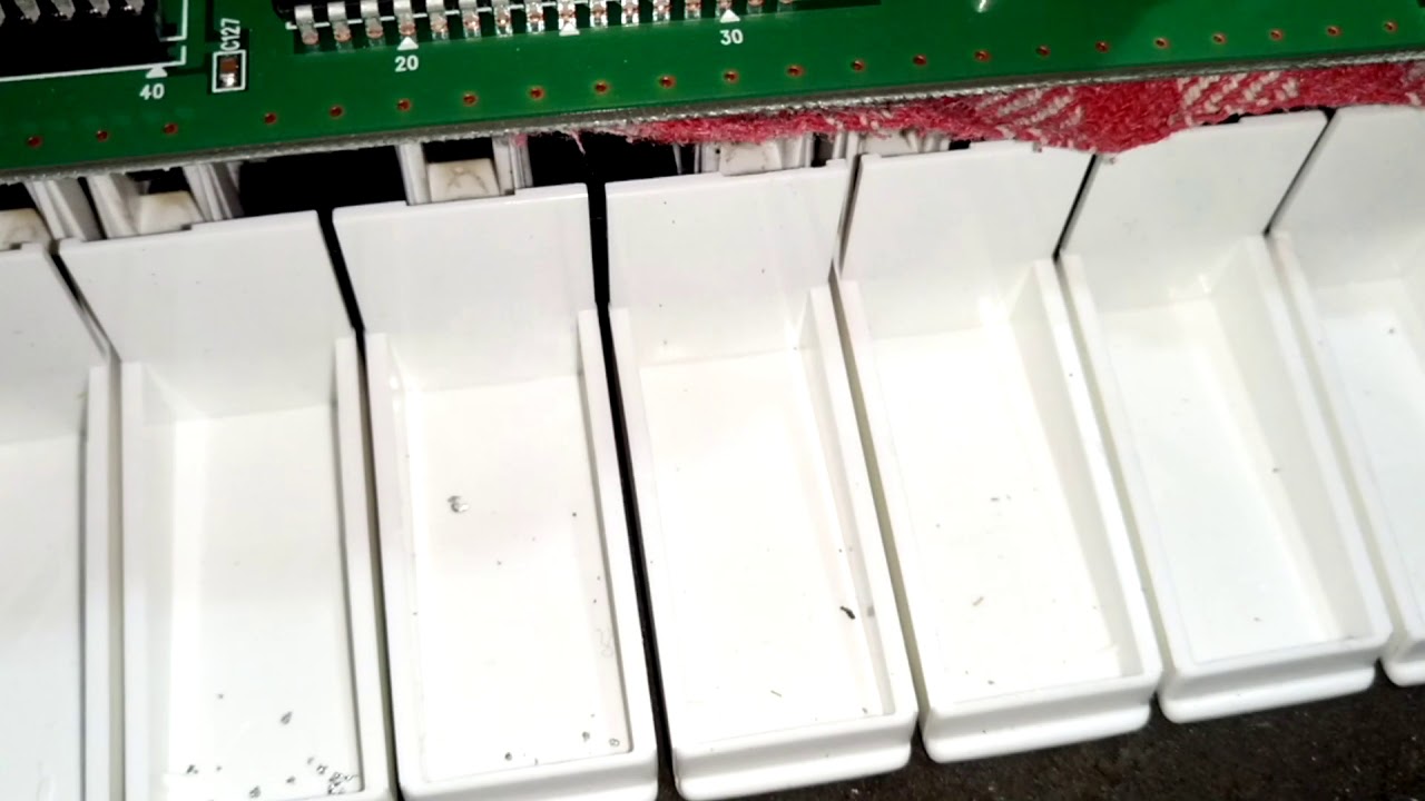 CAMBIAR LA PILA DEL TECLADO KORG (N364 Y N264),