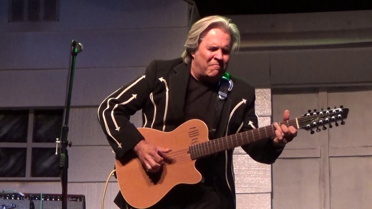 Doyle Dykes shares stories,  Classical Gas,  25 or 6 to 4,  Medley