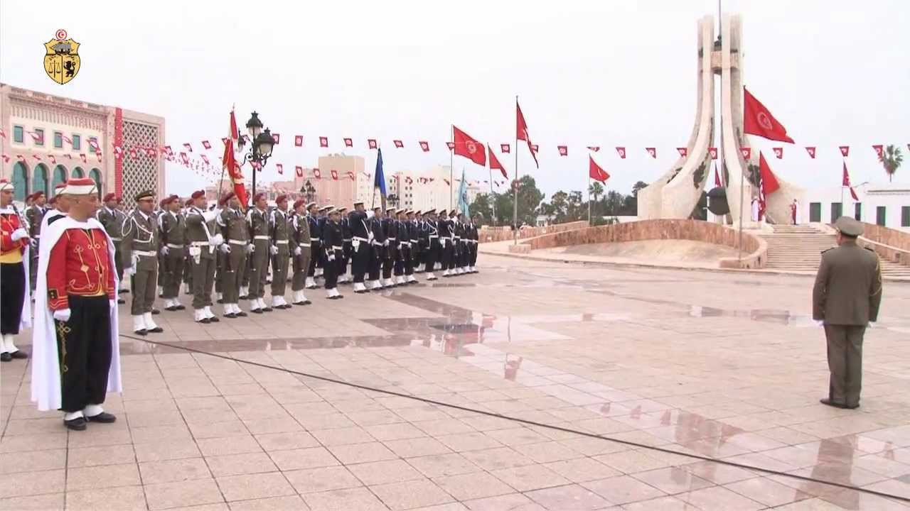 مراسم تحية العلم الوطني في ساحة القصبة