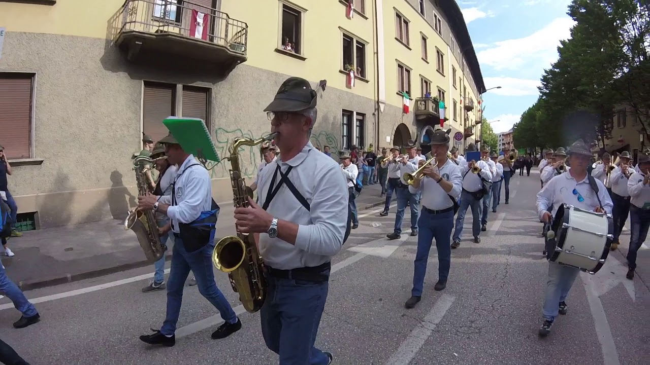 Veci Fanfara Julia - sfilata Trento 2018 - Inno degli Alpini
