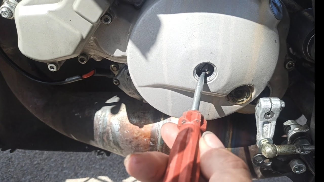 Tutorial, regulación de embrague de la Aprilia RS 125 chesterfield