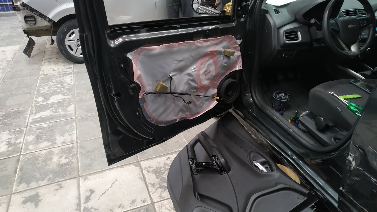 Como remover tirar trocar desmontar forro forração da porta dianteira Chevrolet Onix e Prisma dicas