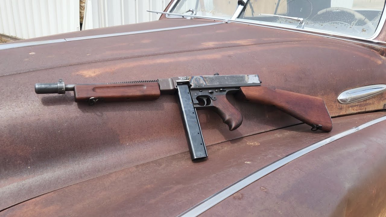 Full Auto Thompson M1928A1 submachine gun