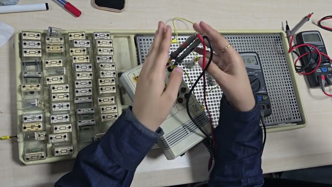 أول معمل electronic circuits1