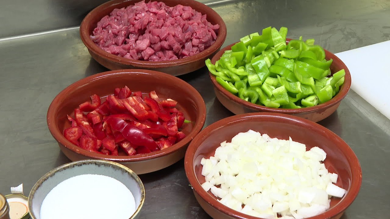 Plats de fêtes : l'axoa à Espelette dans le pays basque