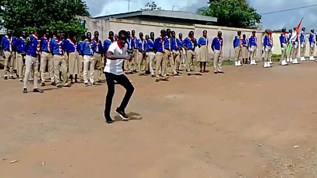 CHANTRE MARTIN a divo a la cérémonie des flambeaux et lumière de côte d'ivoire 