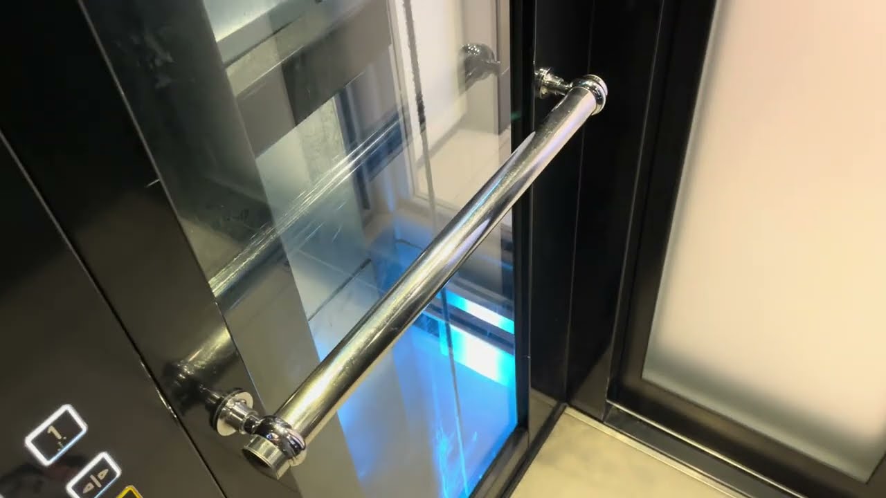 Nice for a Store: Kleemann Atlas Premium MRL Traction lift at Zara, Westfield Chatswood, NSW