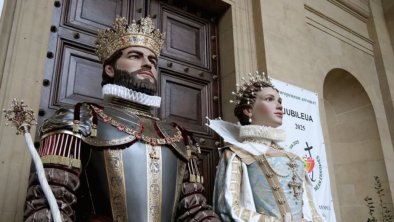 Presentación de los Gigantes de la CATEDRAL DE PAMPLONA