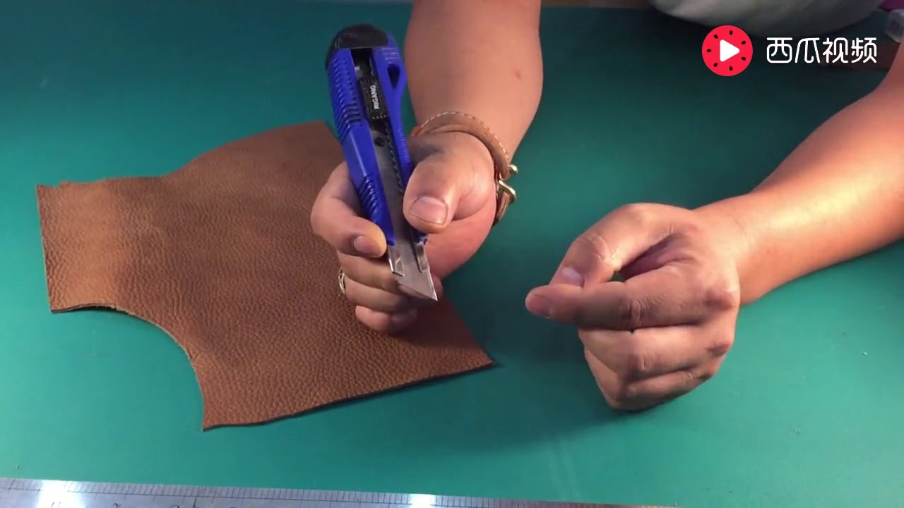 手工皮具的工具都很贵？老白教你用最简单廉价的工具，做出好作品   西瓜视频