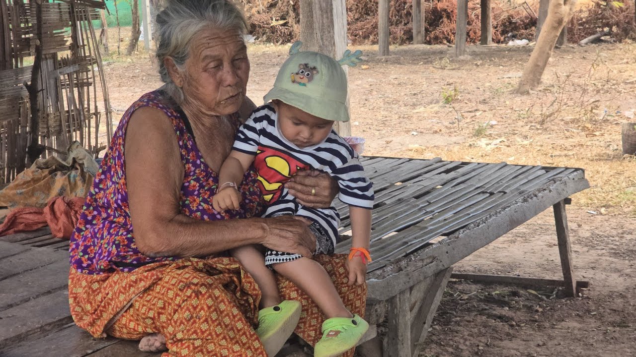 พาธันวาน้อยไปหายายน้องหลีดครั้งแรกยายดีใจทั้งกอดทั้งหอม เลาะส่งข้าวผัดให้ลูกค้า