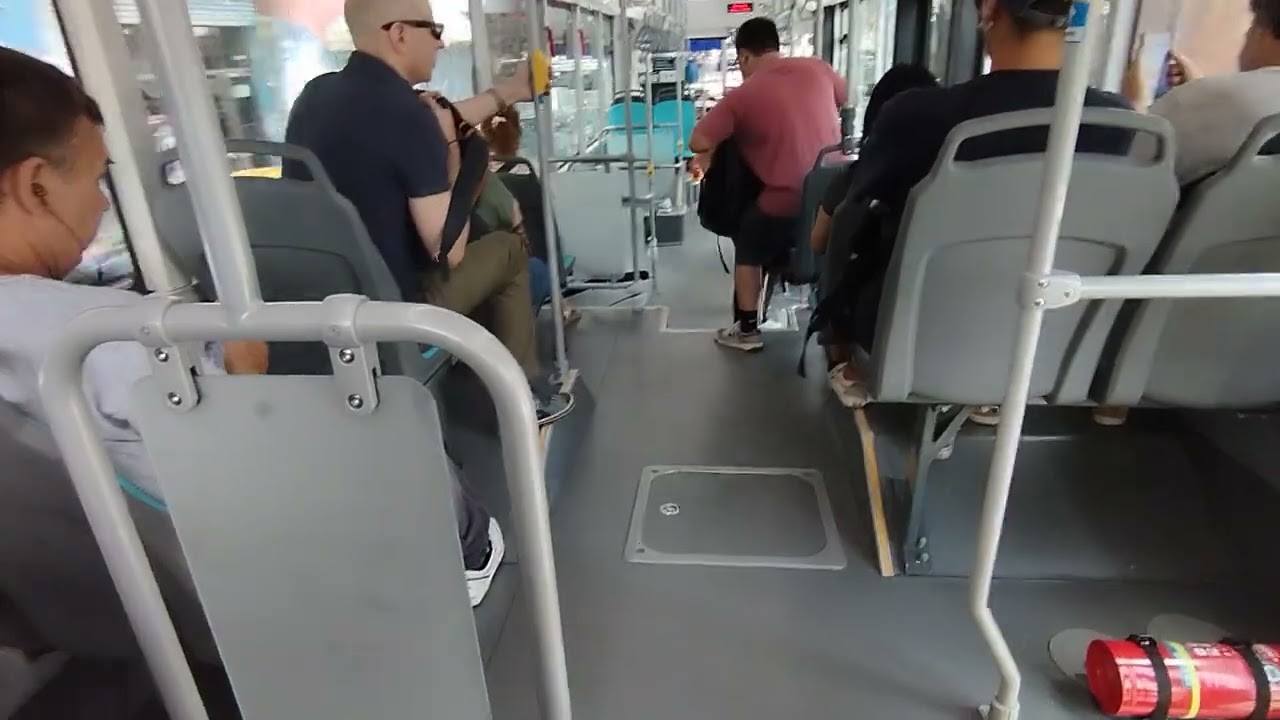 Bus: King-Long XMQ6127G (GNC)