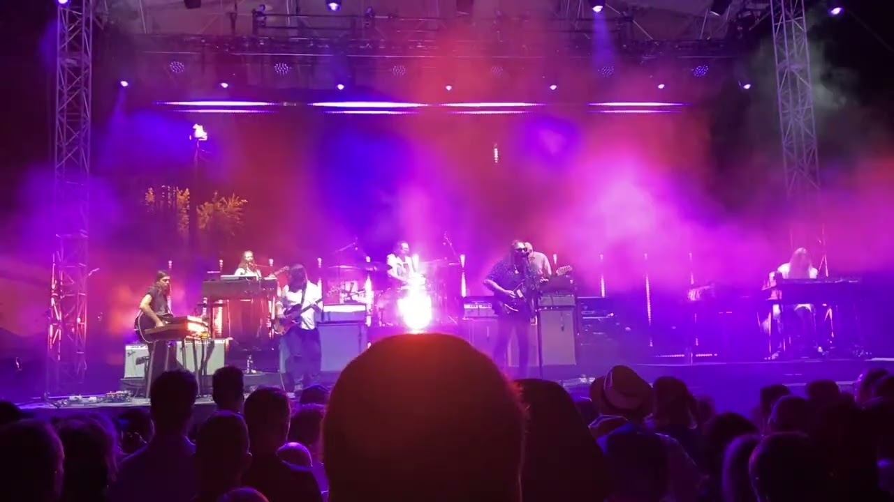 The War on Drugs - Comin’ Through - Live (Audience Recording)