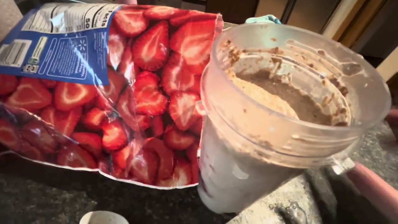 How to make strawberry smoothie with PB fit cocoa powder