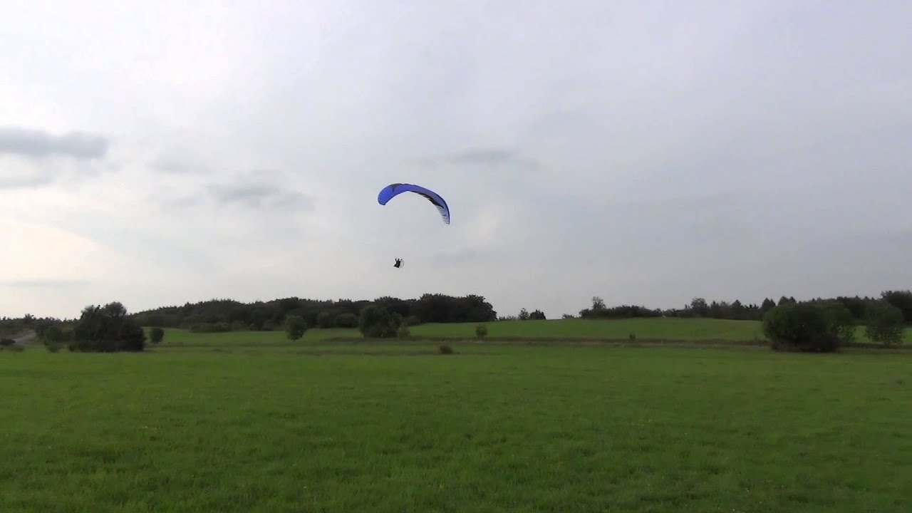 RC Paraglider Pilot LUCAS modifiziert, geflogen mit Spiral 3.2 von Opale Paramodels